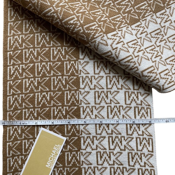 Michael Kors Sognature Logo Scarf - Picture 6 of 6